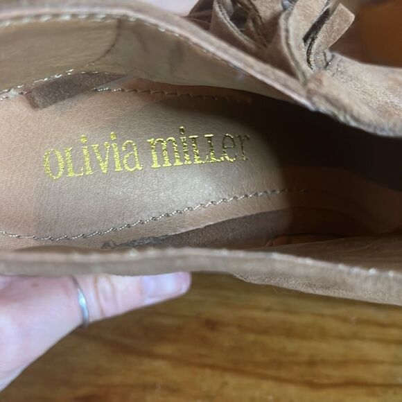 OLIVIA MILLER Faux Suede Wood Grain Platform Fringe Sandals size 7 open toe - Picture 7 of 8